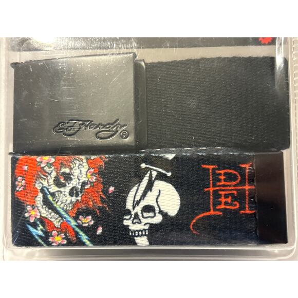 Ed Hardy Belts, 2 Reversible Webbings, 1 Buckle 4 Styling Solutions, Up to 44’ - Picture 3 of 4